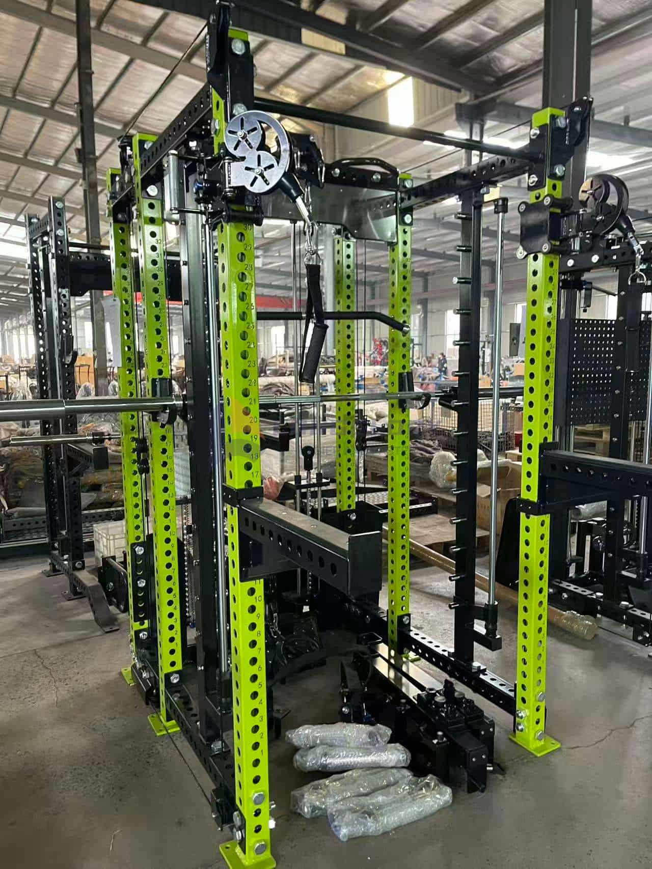 Traenálaí Ilfheidhmeach Smith Squat Rack